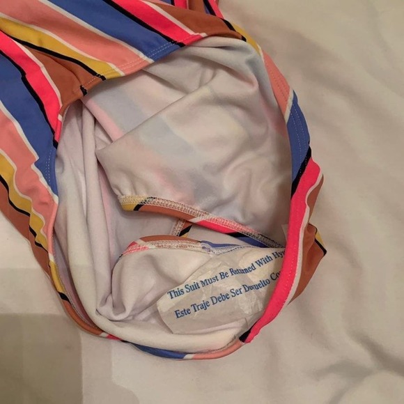 NWT Sz M Cap sleeve one piece swimsuit - Picture 5 of 7